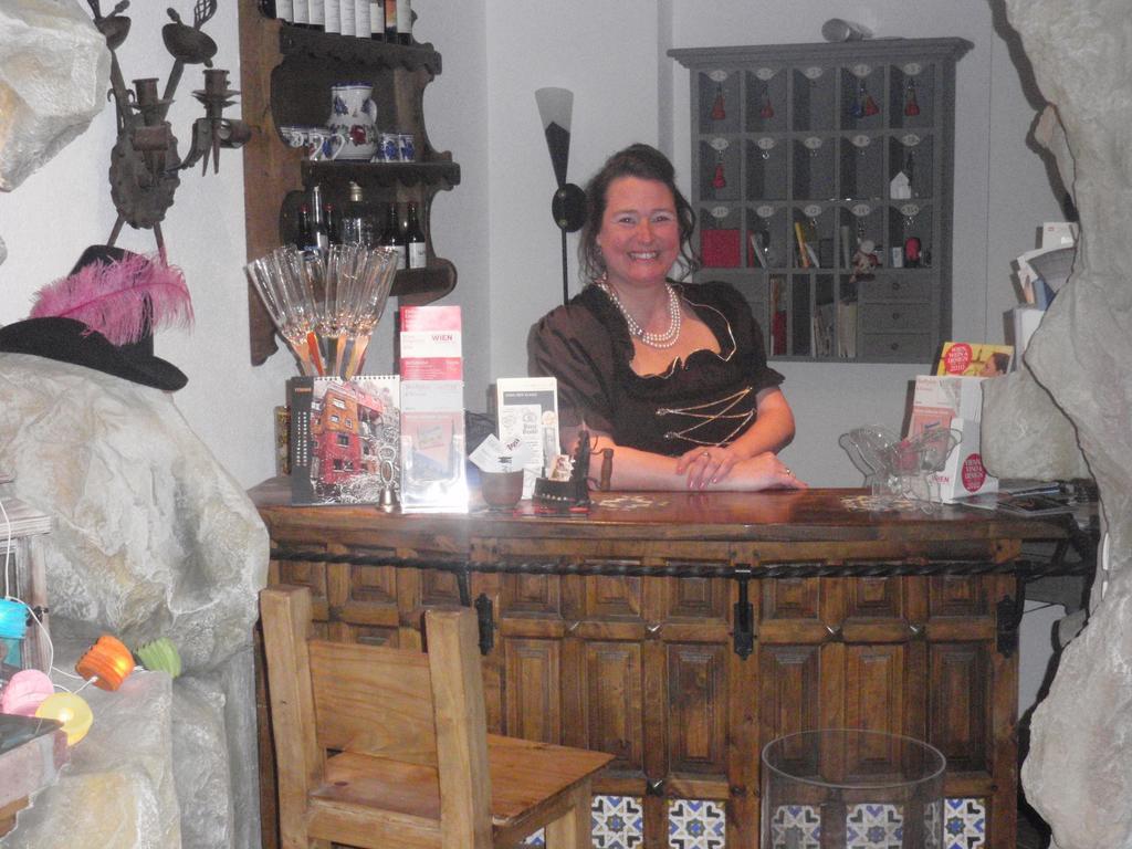Pension Haus Sanz Vienna Luaran gambar